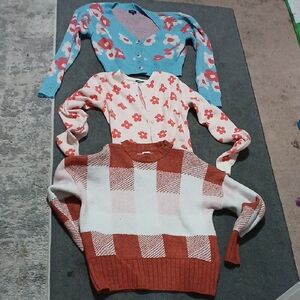 Lot Of 3 Stylish Women's Sweater -pre-owned. 1 S ,1 S/M ,1 M